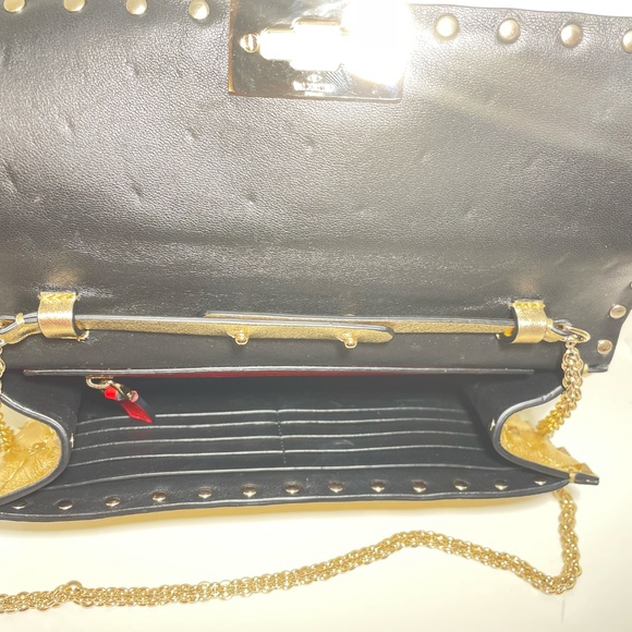 Valentino Garavani Rockstud Spike Wallet on Chain – Metallic Gold ✨ - Picture 9 of 9
